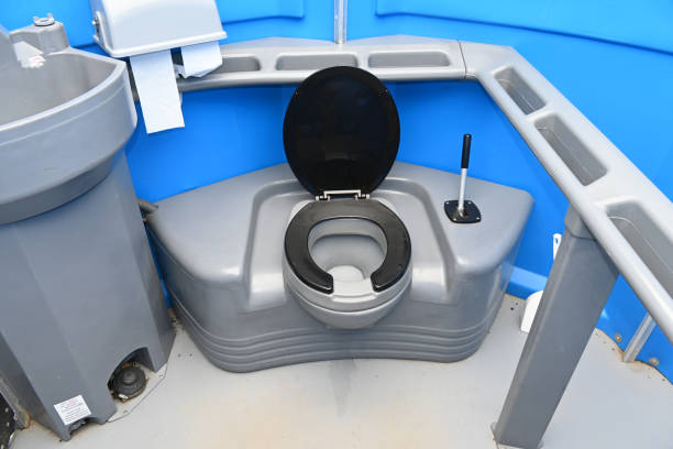 Best Portable restroom trailer rental  in Rolla, ND